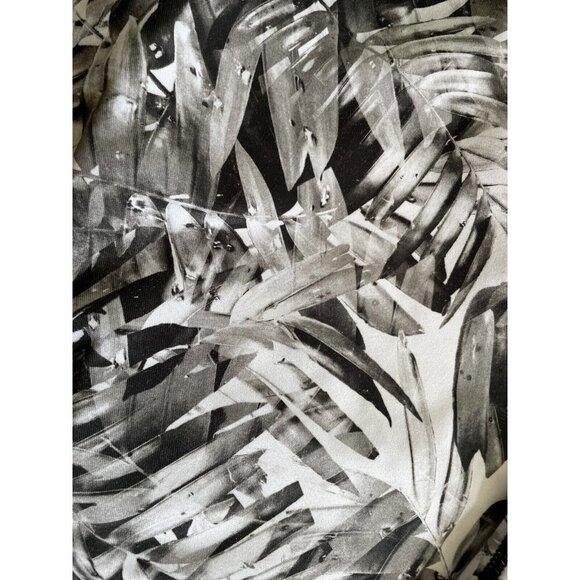 PrAna Womens Cropped Capri Leggings Stretch Gray  Black Tropical Floral Pants  S - Picture 3 of 7